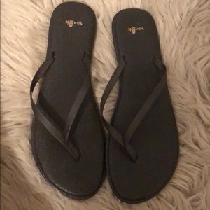 Sanuk flip flops